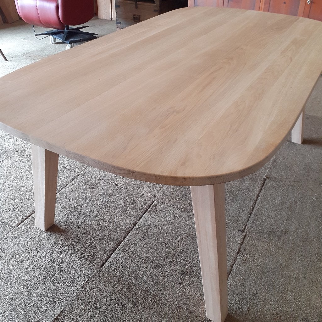 Prachtige  massief eiken tafel ,met houten poten.NIEUW., Eikenhout, Rechthoekig, Nieuw, 200 cm of meer