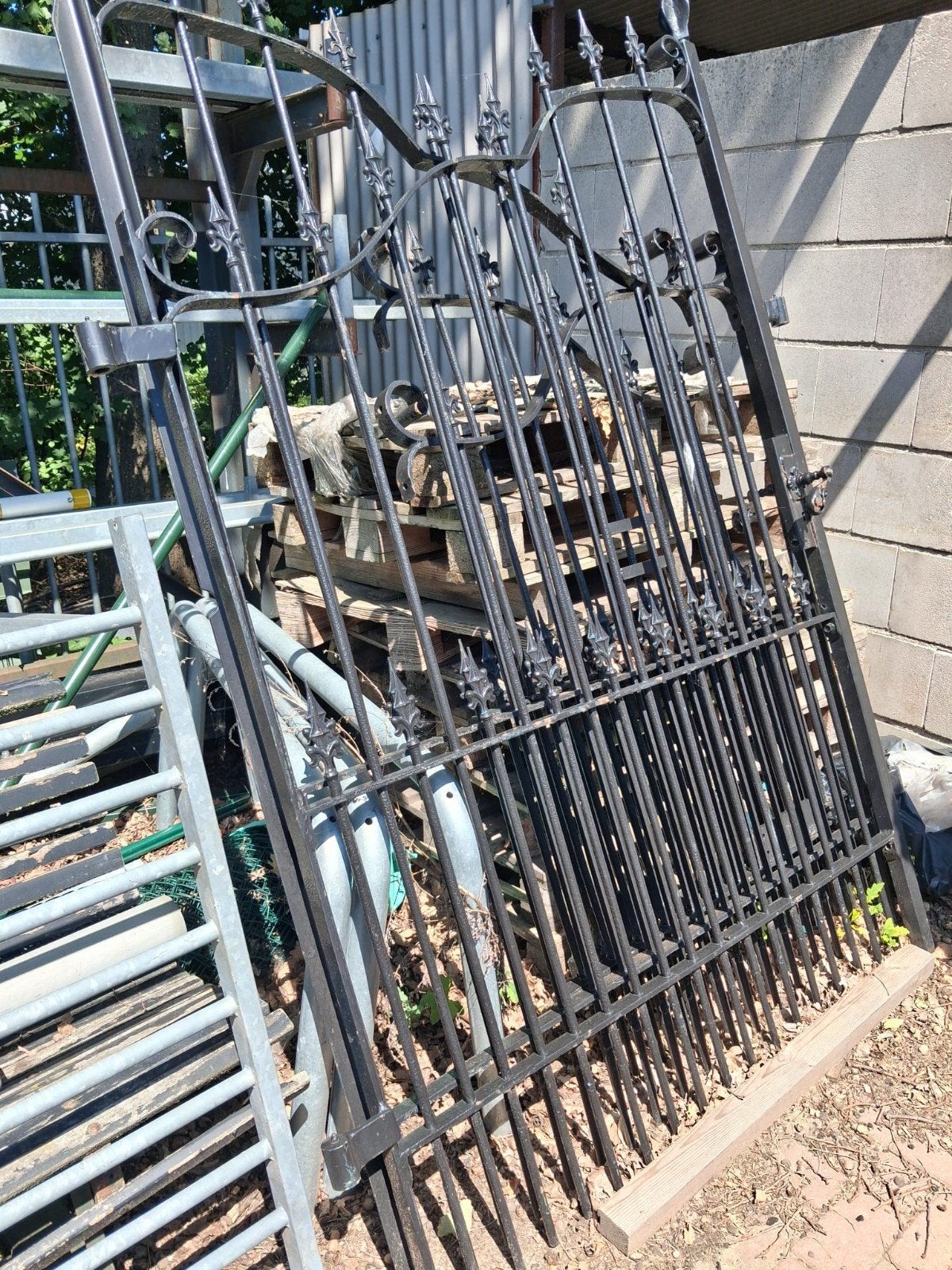Sierhekwerk met poort - Zwart ijzeren hekwerk, Tuin en Terras, Tuinhekken en Hekwerk, Met poort, Gebruikt, Ophalen of Verzenden