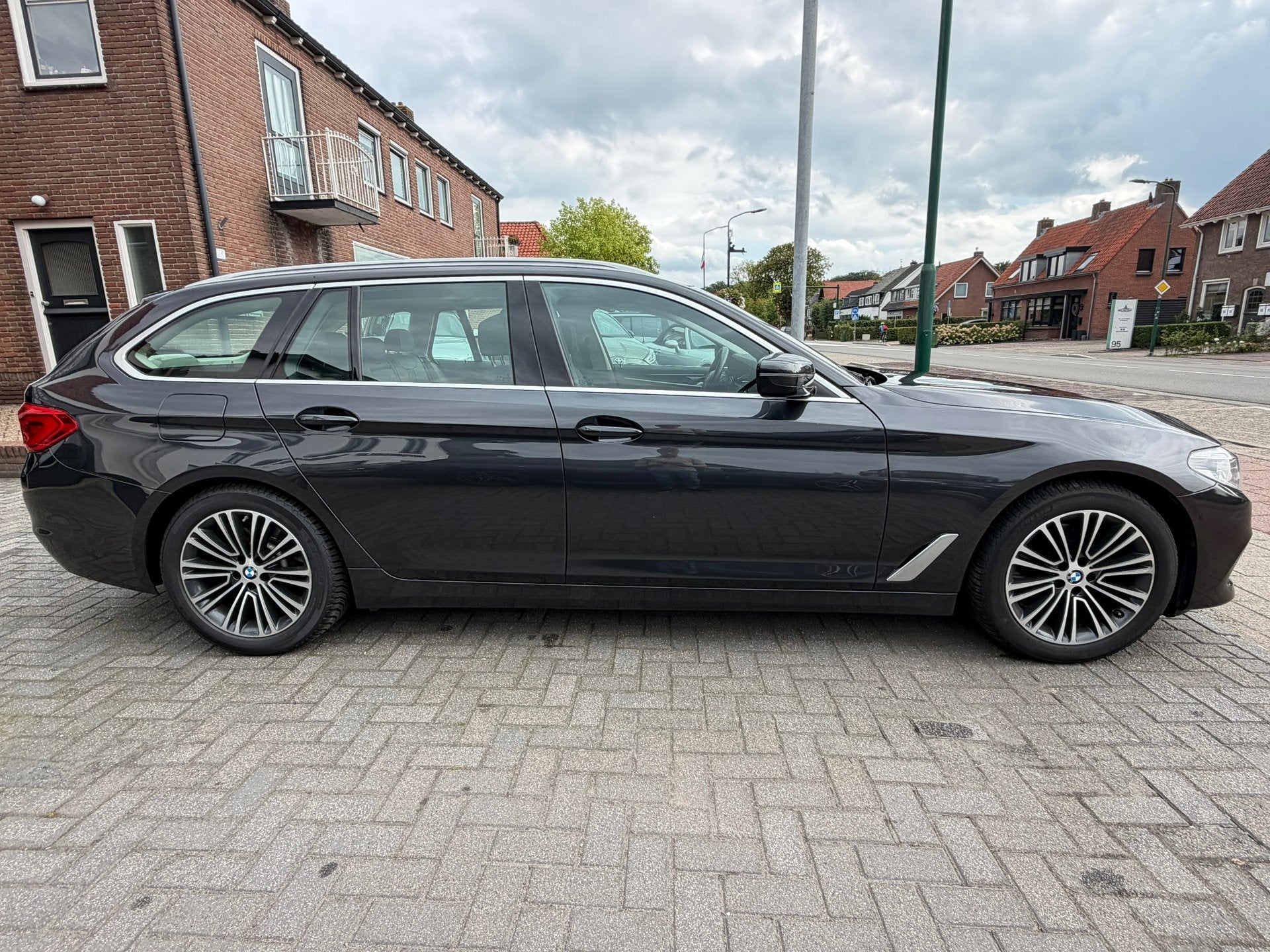 Foto 6 van BMW 5-serie Touring 520i High Executive Edition,Panoramadak,