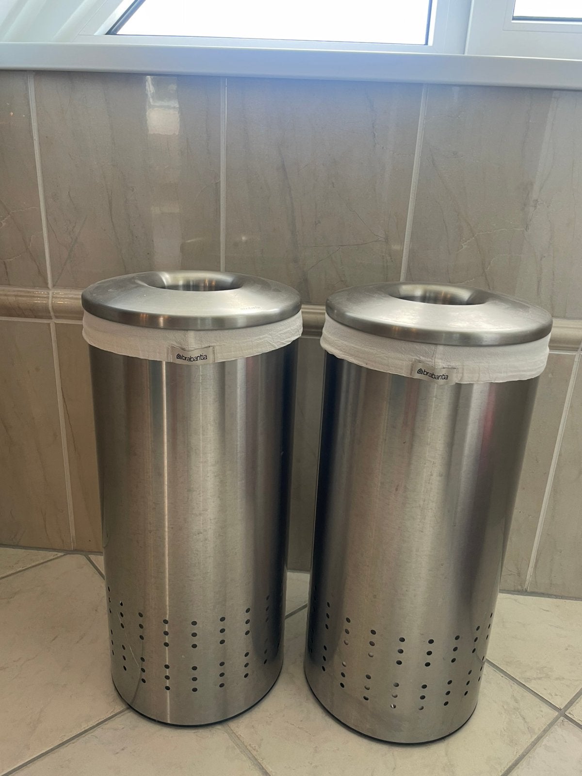 2 Brabantia wasmanden met waszakken, Huis en Inrichting, Badkamer | Badtextiel en Accessoires, Ophalen, Zo goed als nieuw