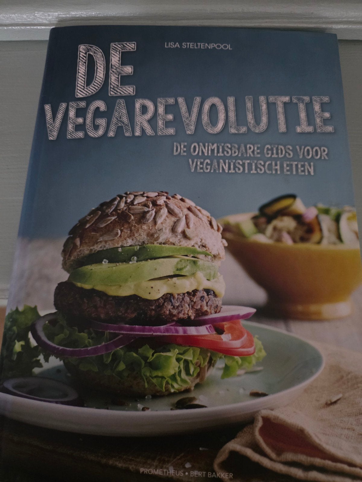 De Vegarevolutie: De Onmisbare Gids voor Veganistisch Eten, Gezond koken, Ophalen of Verzenden, Zo goed als nieuw, Hoofdgerechten