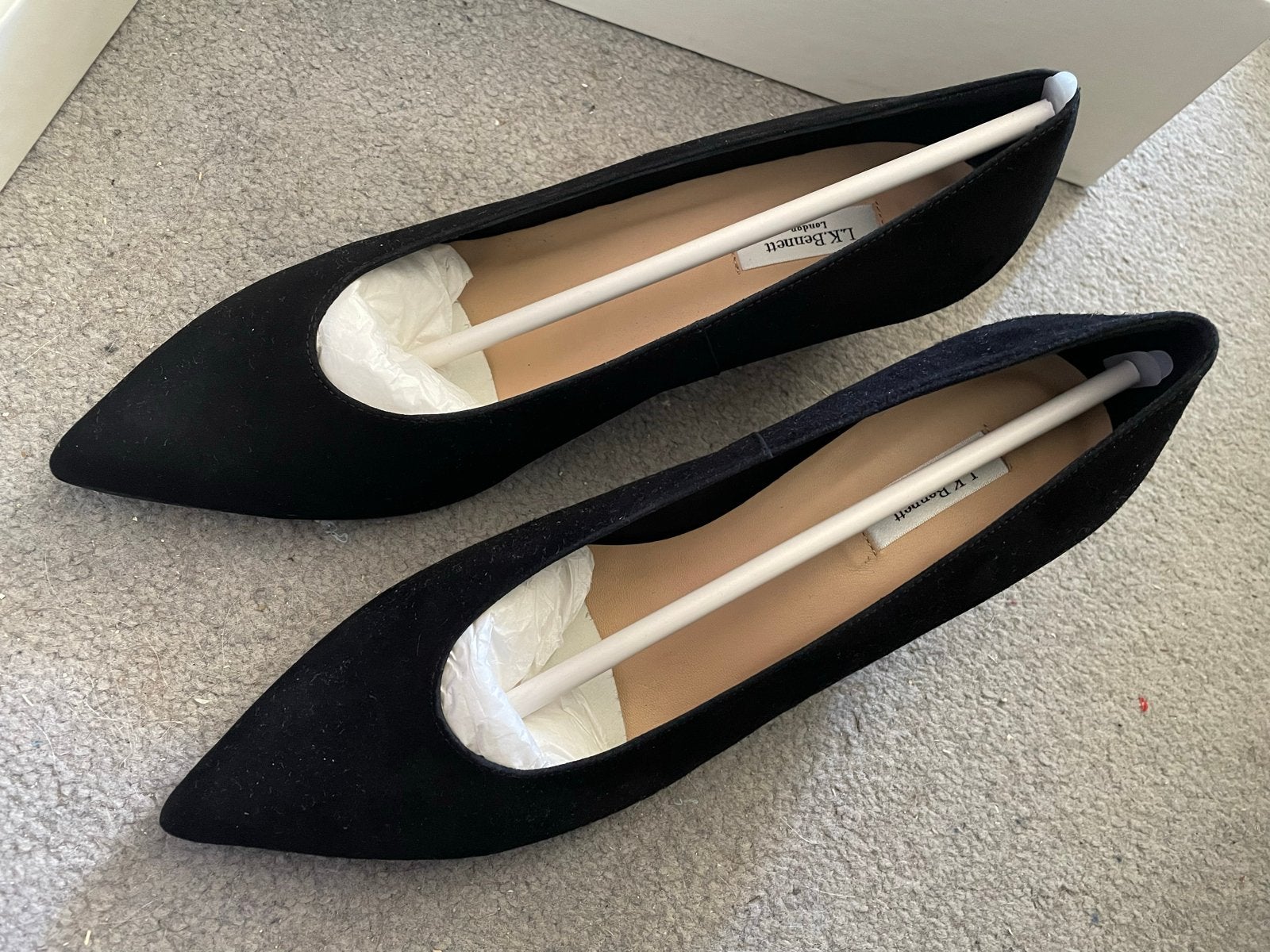 Nieuwe L.K.Bennett Zwarte Suède Pumps - Maat 39,5, Ophalen of Verzenden, Nieuw, Zwart, Pumps