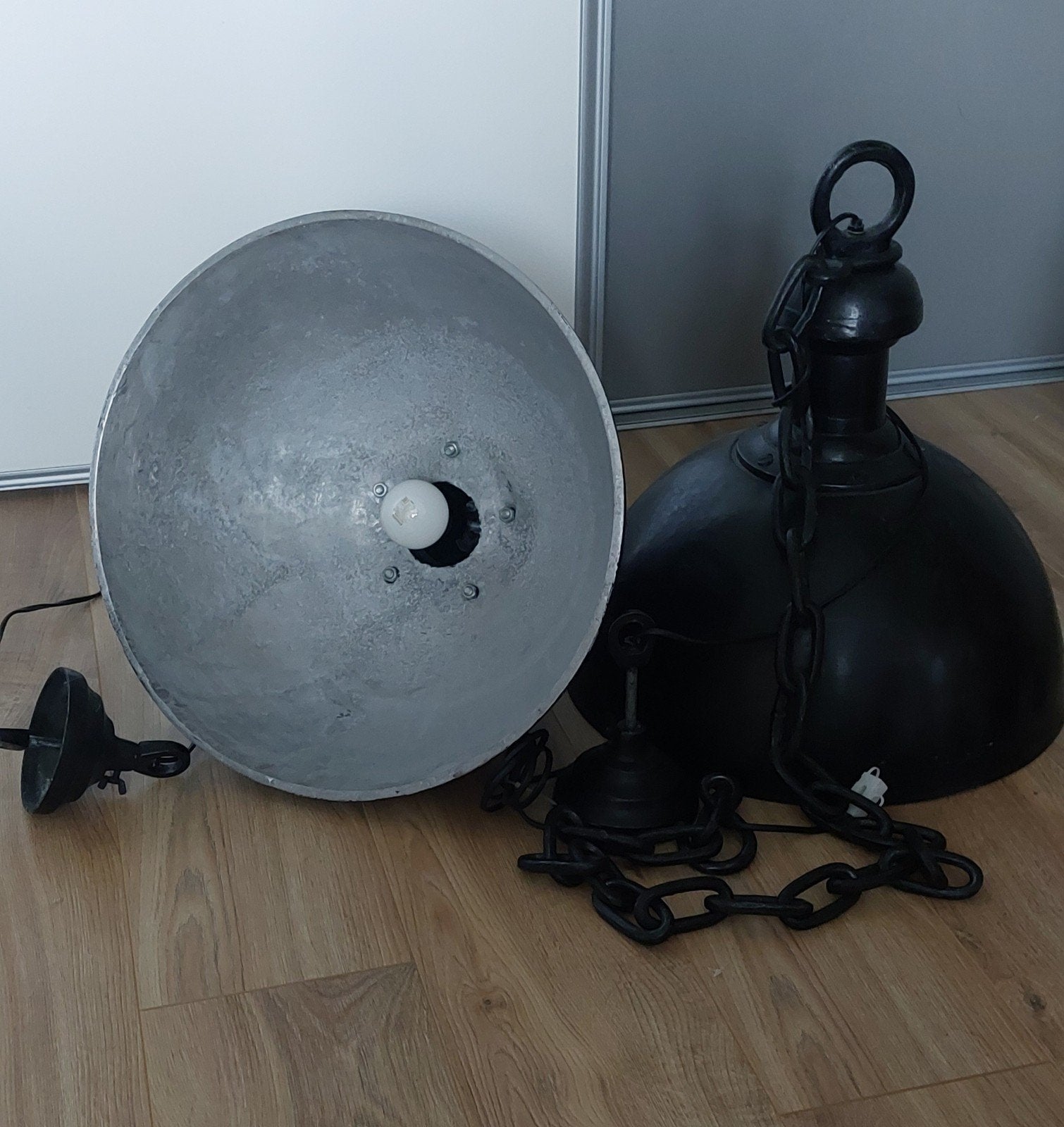 Industriële hanglampen - Zwart metaal met zware ketting, Ophalen, Gebruikt, E27 (groot), Metaal