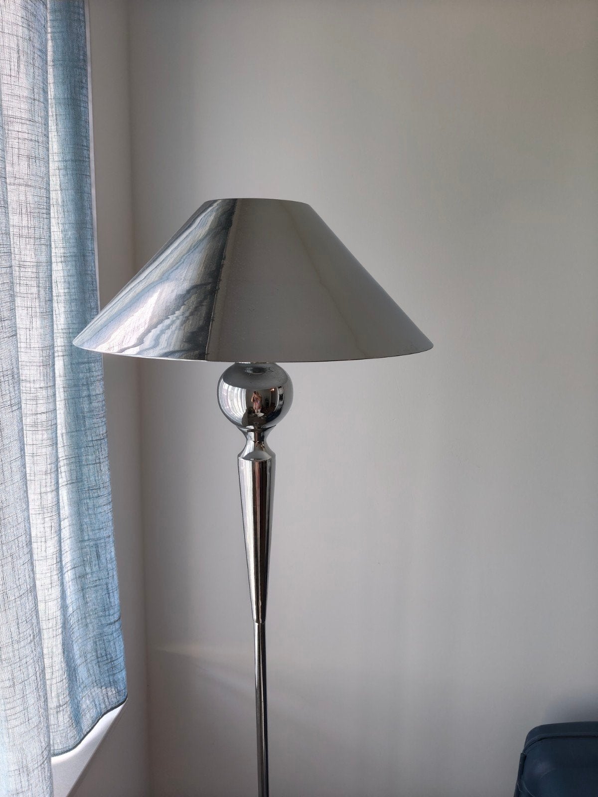Mooie chromen staande lamp met voetschakelaar, Ophalen, E27 (groot), Zo goed als nieuw, Metaal