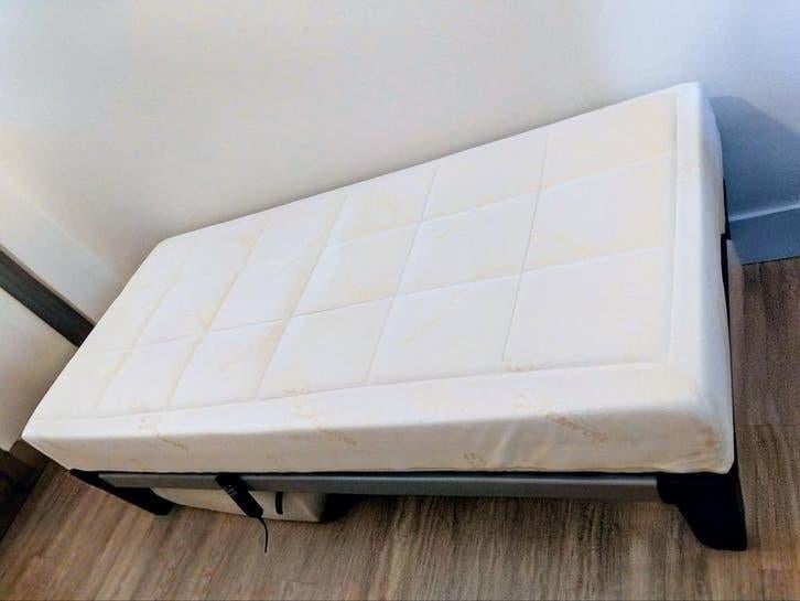 Traploos verstelbaar Tempur (senioren)bed en matras. Zgan, Huis en Inrichting, Slaapkamer | Bedden, Ophalen, Overige materialen