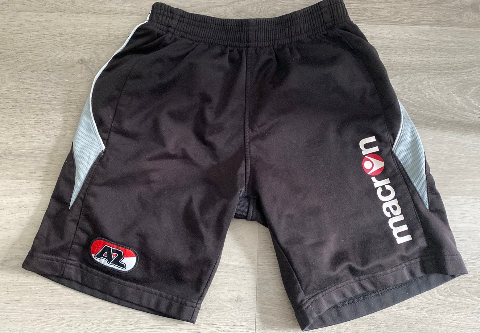 Fijn AZ sportbroekje Macron, Ophalen of Verzenden, Gebruikt, Jongen, Sport- of Zwemkleding