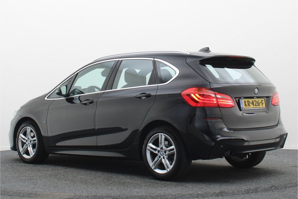 BMW 2 Serie Active Tourer 218i Centennial High Executive M S, Auto's, BMW, 1345 kg, 136 pk, Gebruikt, Zwart