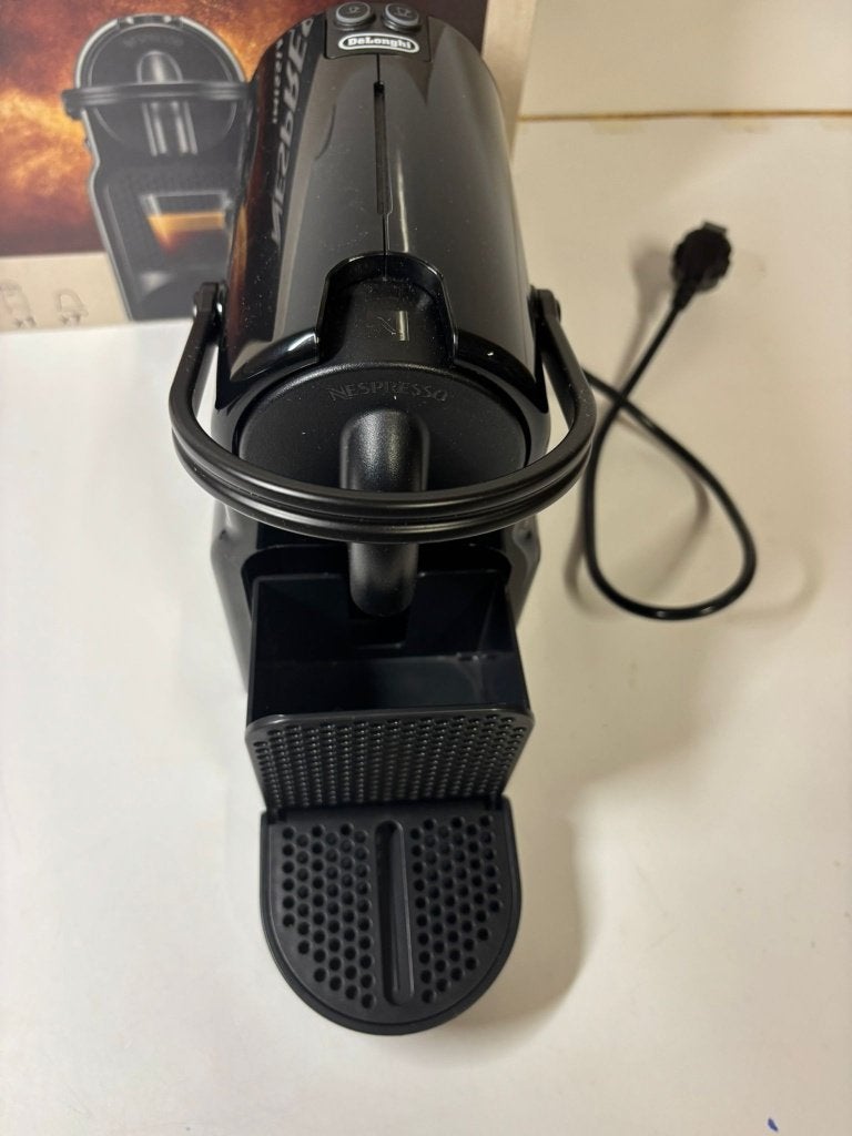 Foto 5 van Nespresso Inissia De'Longhi Zwart – Zo Goed Als Nieuw