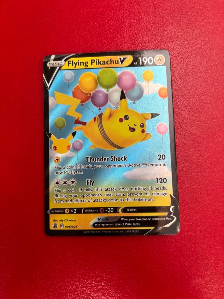 Flying Pikachu V Pokémon Kaart (006/025), Ophalen of Verzenden, Zo goed als nieuw, Losse kaart