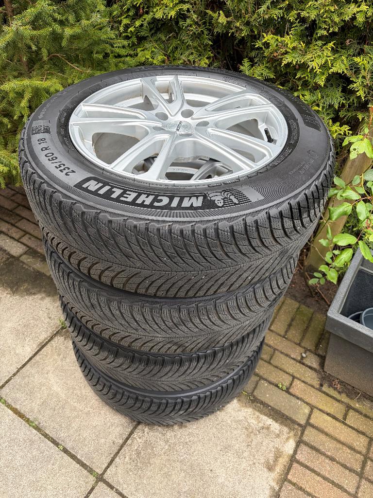 Winterbanden Landrover Evoque – Discovery Sport 18”, Auto-onderdelen, Banden en Velgen, Ophalen, 18 inch, Gebruikt, Banden en Velgen