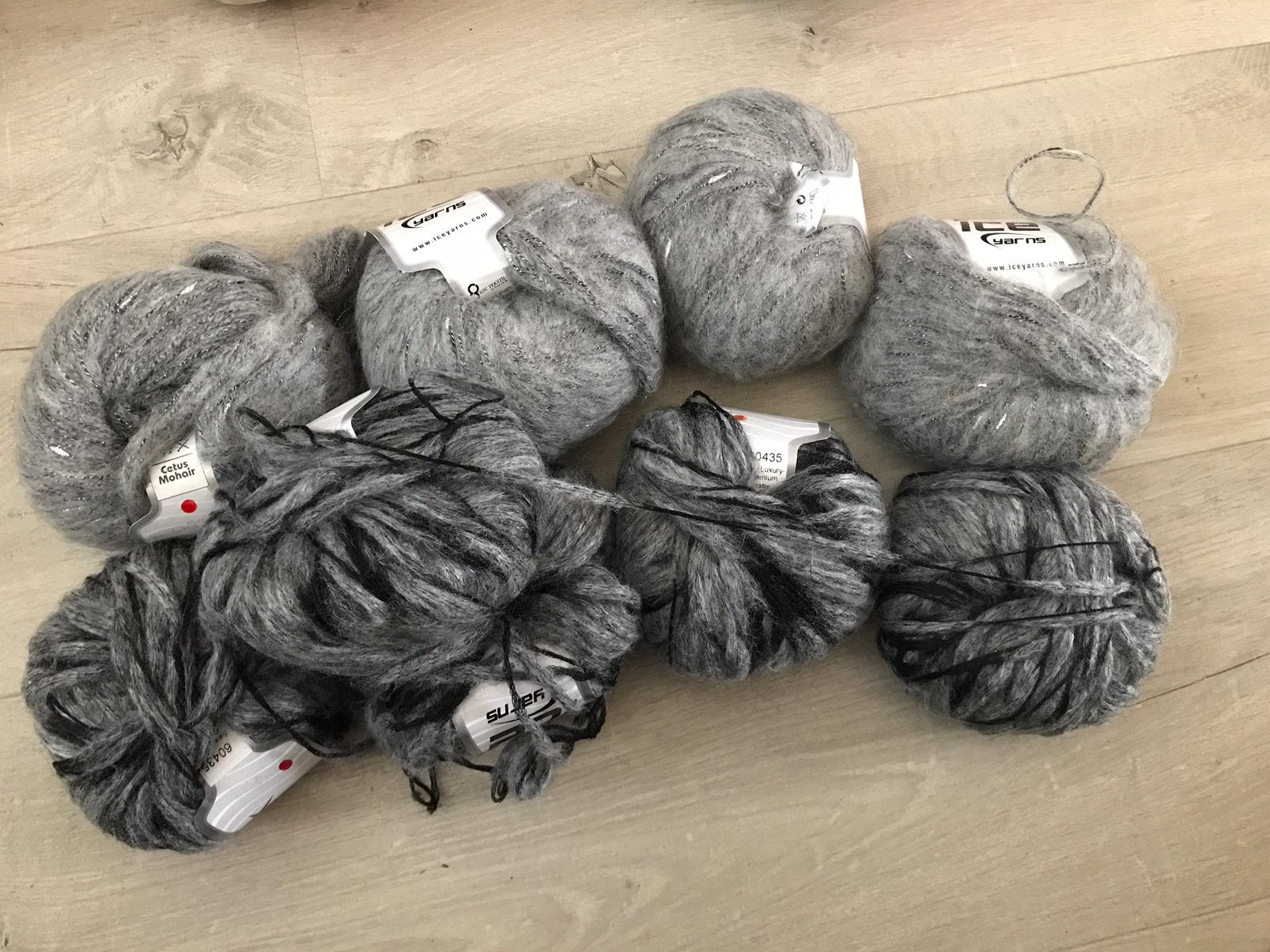 9 bollen Ice Yarn samen voor 10,00 euro, Ophalen of Verzenden, Nieuw, Breien of Haken, Wol of Garen