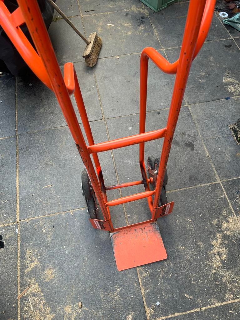 Steekwagen met trapfunctie - Oranje, Doe-het-zelf en Verbouw, Transportwagens, Gebruikt, Steekwagen, Minder dan 60 liter, Ophalen
