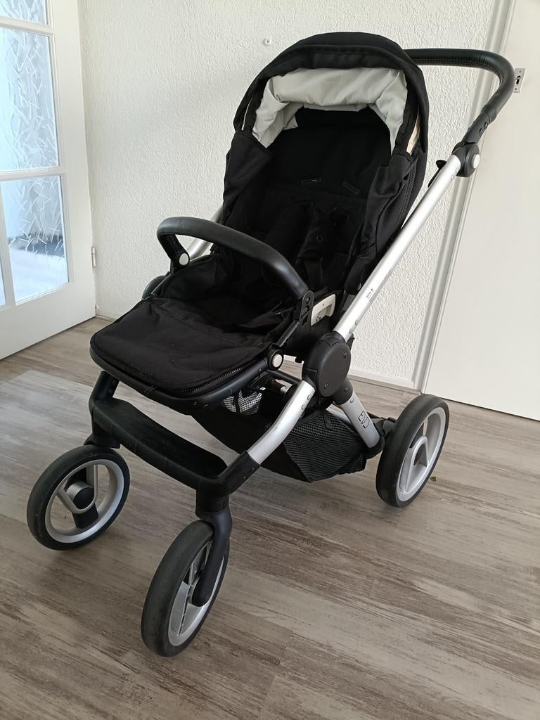 Mutsy buggy/voetenzak met reiswieg en matrasje, Ophalen, Mutsy, Met reiswieg