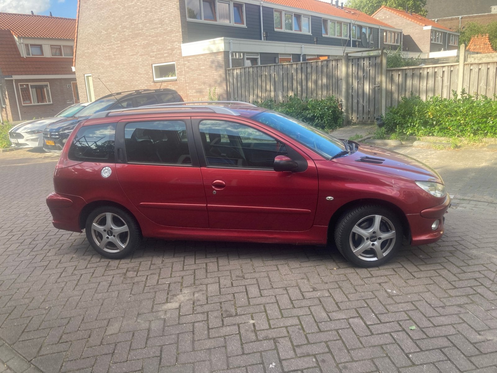 Peugeot 206 1.6 16V SW AUT 2006 Rood loop/:sloop/export, Auto's, Peugeot, Stof, Zwart, 4 cilinders, 49 €/maand