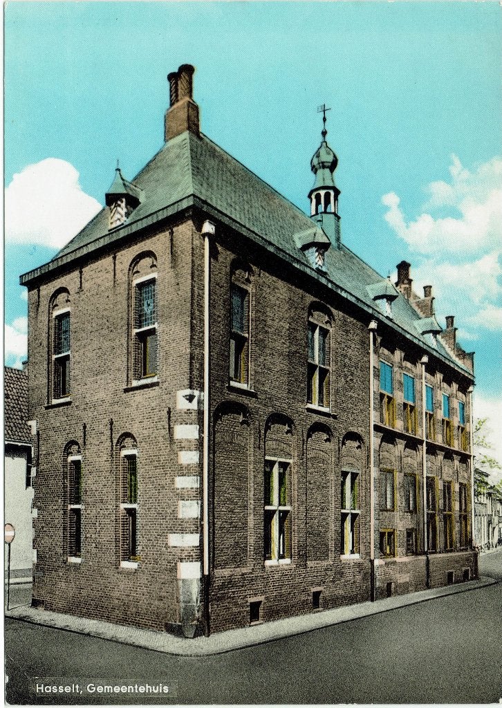 Hasselt – Gemeentehuis., Verzamelen, Ansichtkaarten | Nederland, Ophalen of Verzenden, 1960 tot 1980, Ongelopen, Overijssel