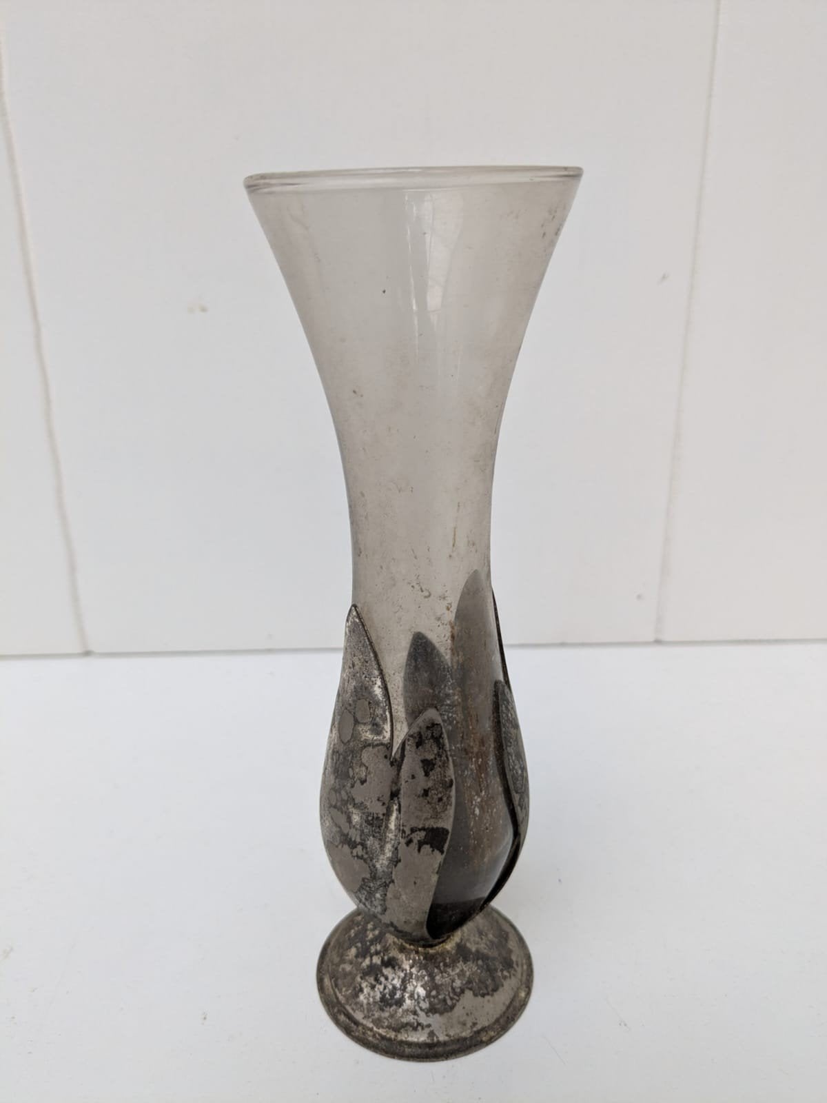 Vintage glazen vaasje met metalen voet, Ophalen