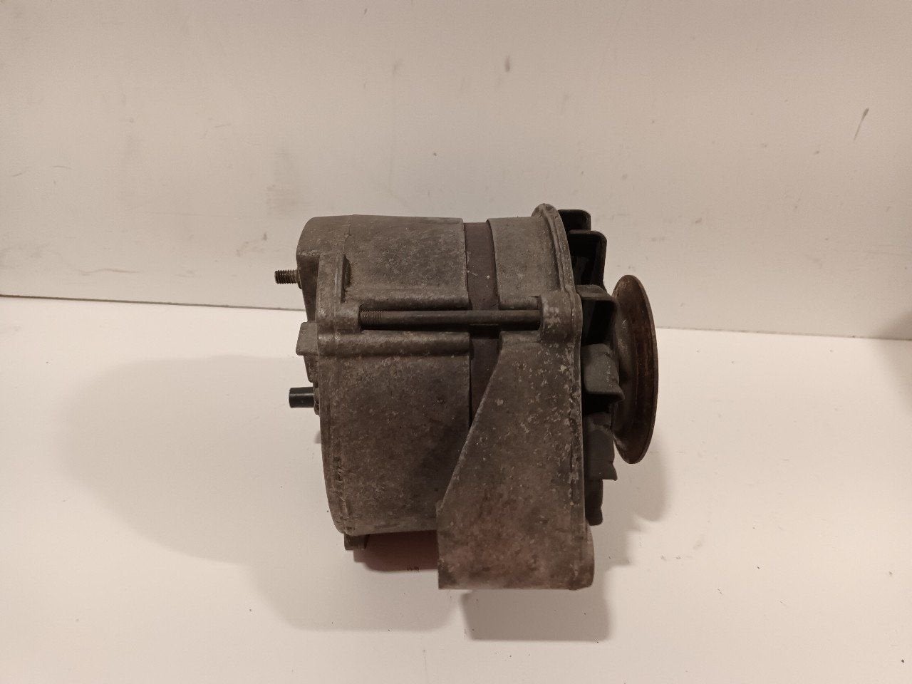 Dynamo BMW 2500, Auto-onderdelen, Motor en Toebehoren, BMW, Gebruikt, Herkomst onderdeel bekend, 12 maanden garantie, Ophalen of Verzenden