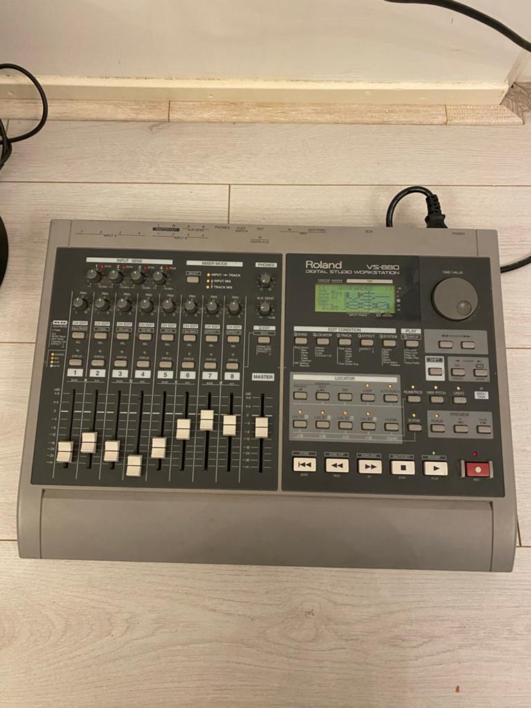 Roland VS-880 Digitale Studio Workstation, Muziek en Instrumenten, Ophalen of Verzenden, Gebruikt, 5 tot 10 kanalen