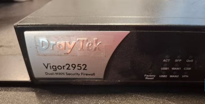 DrayTek Vigor2952 Dual-WAN Security Firewall Router, Ophalen of Verzenden, Gebruikt, Router, DrayTek Vigor