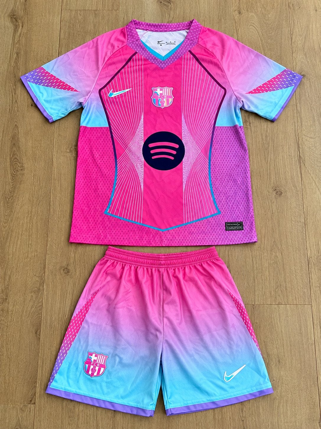 FC Barcelona Pink Football Kit – Jersey & Shorts – Size M, Maat M, Verzenden, Nieuw, Trainingspak