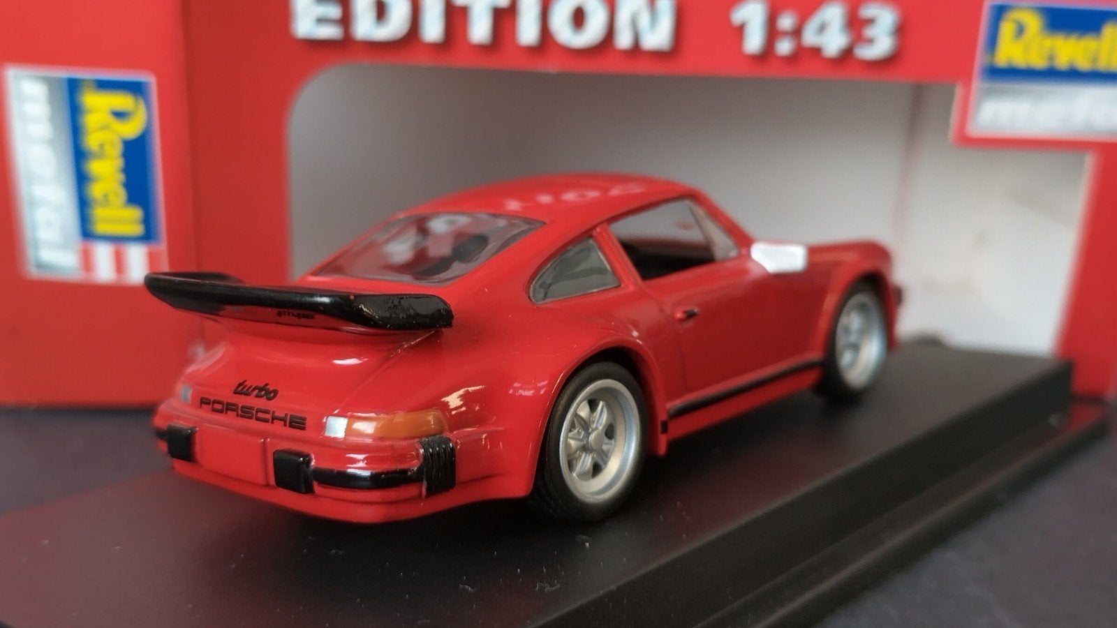 Porsche 911 930 Turbo 1:43 Revell Pol, Hobby en Vrije tijd, Modelauto's | 1:43, Overige merken, Auto, Verzenden, .
