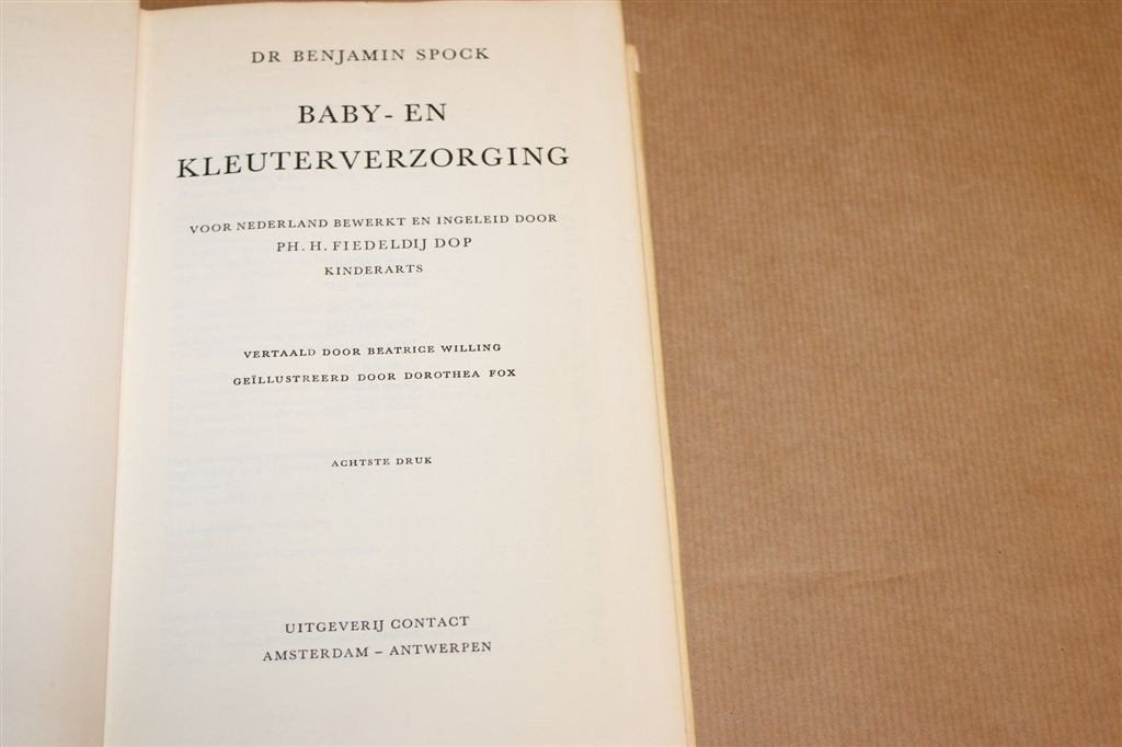 aBaby- en Kleuterverzorging — Benjamin Spock, 1957 Vintage, Ophalen of Verzenden, Gelezen, Zwangerschap en Bevalling
