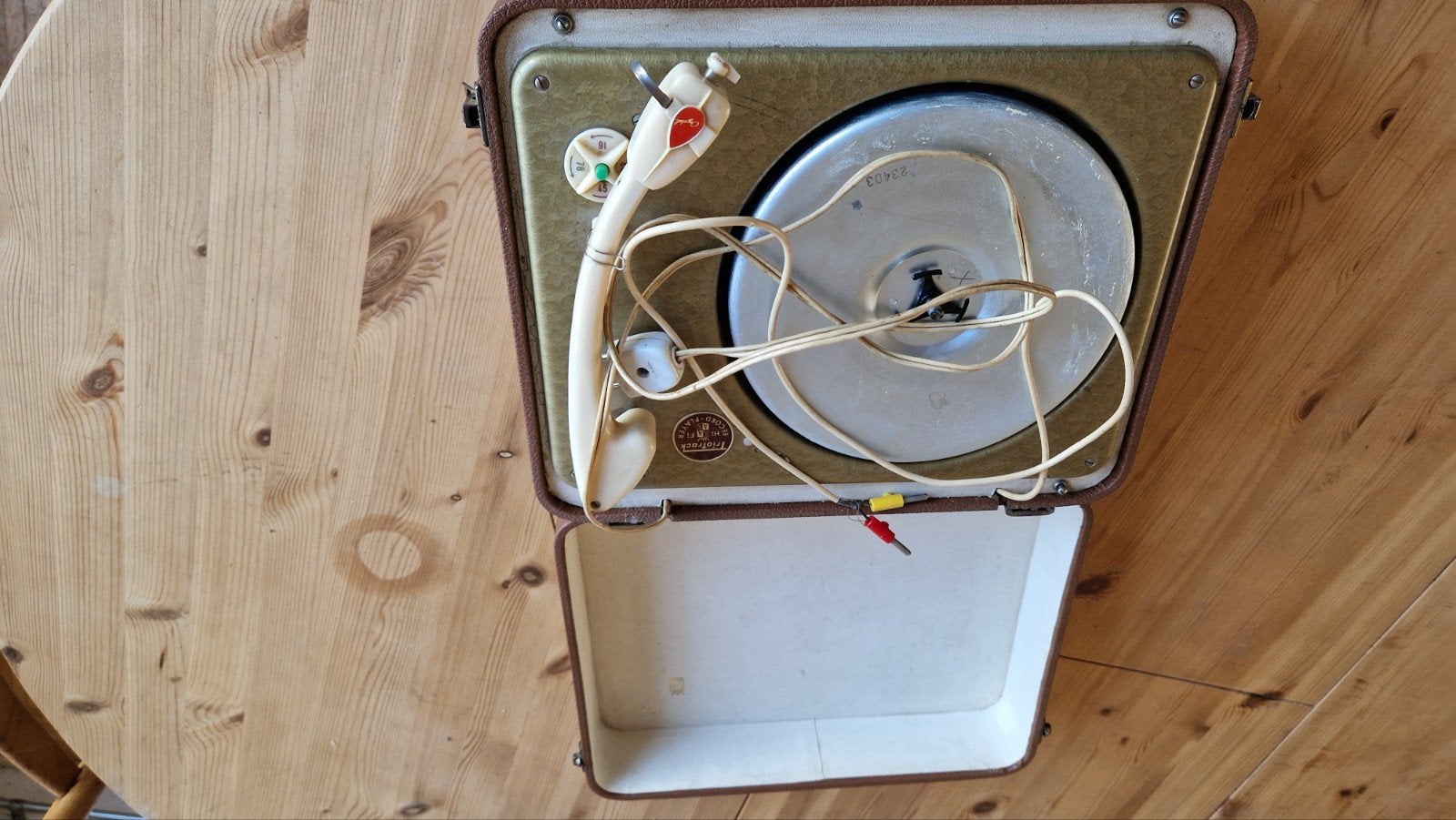 Vintage triotrack Platenspeler - Draagbaar en Klassiek, Ophalen, Gebruikt, Platenspeler, Overige merken