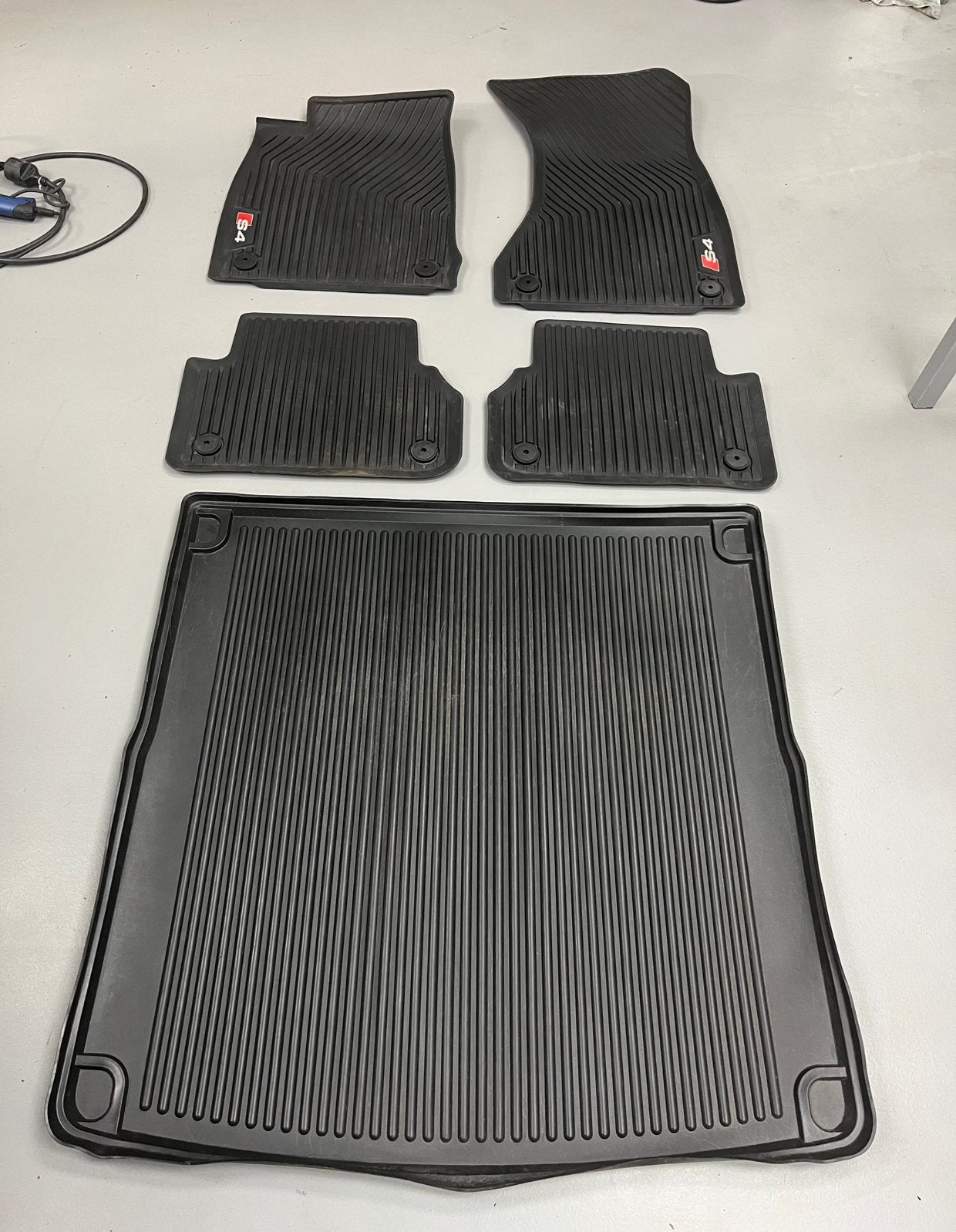Originele rubberen automatten Audi A4 / S4 vanaf 2009-2015, Ophalen of Verzenden, Zo goed als nieuw