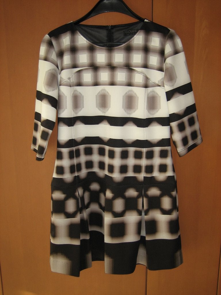 Artistiek zwart-wit grafisch jurkje GIOVANE 38-40 snazzeys, Kleding | Dames, Maat 38/40 (M), Verzenden, Wit, Nieuw