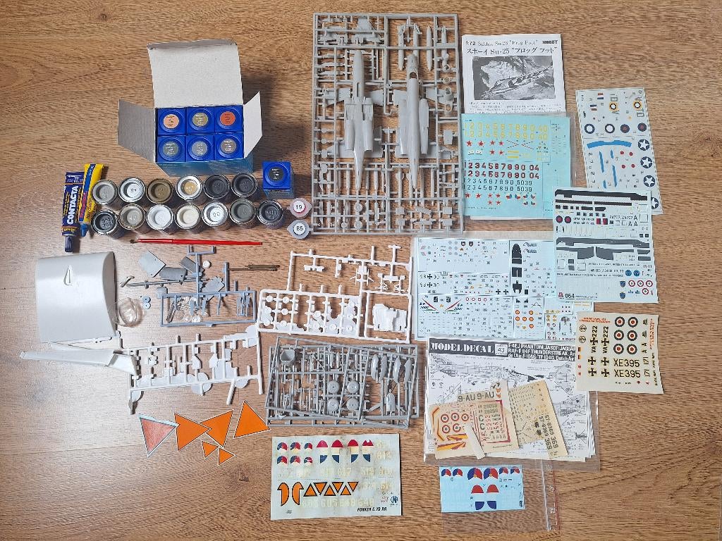 Lot 172 172 onderdelen, verf, decals, Overige merken, 1:72 tot 1:144, Gebruikt, Ophalen of Verzenden