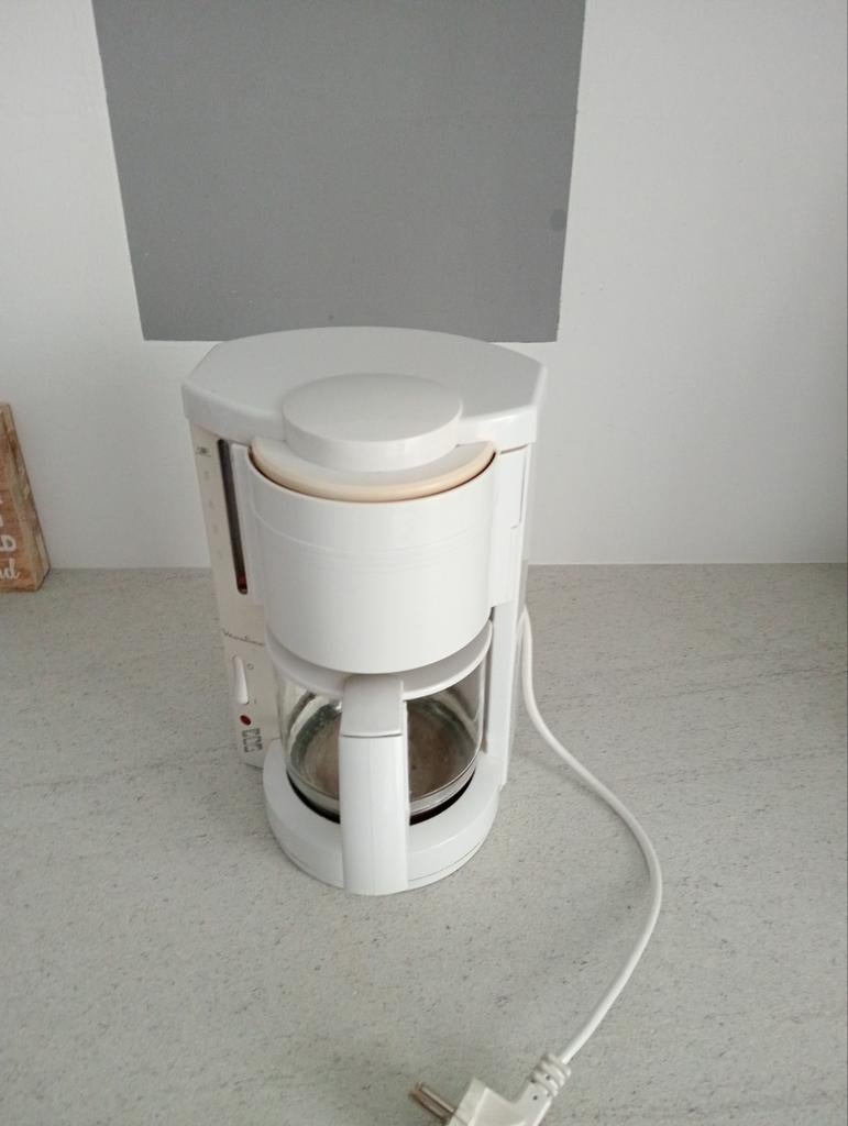 Wit koffiezetapparaat - Perfect voor dagelijkse koffie, Witgoed en Apparatuur, Koffiezetapparaten, Gebruikt, Gemalen koffie, Koffiemachine