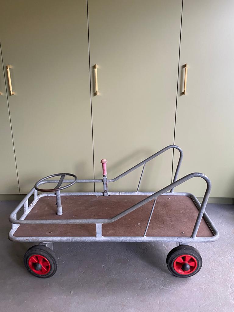 Vintage Retro Duwkar Zeepkist Speelkar kinderen met stuur, Ophalen, Zo goed als nieuw