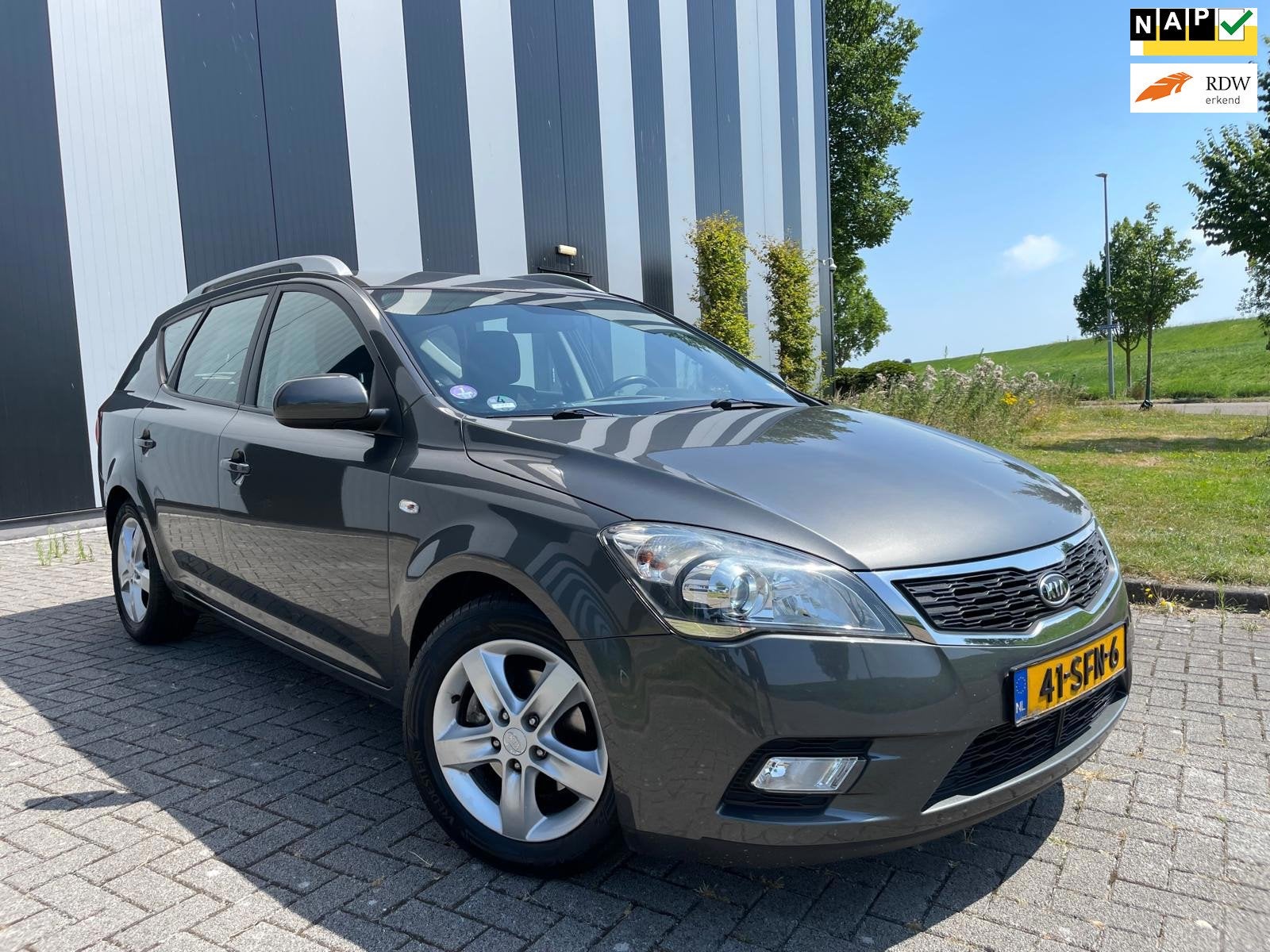 Kia Cee'd Sporty Wagon 1.4 CVVT Navigator Plus Pack Nw APK-A, Voorwielaandrijving, Euro 5, Gebruikt, 4 cilinders