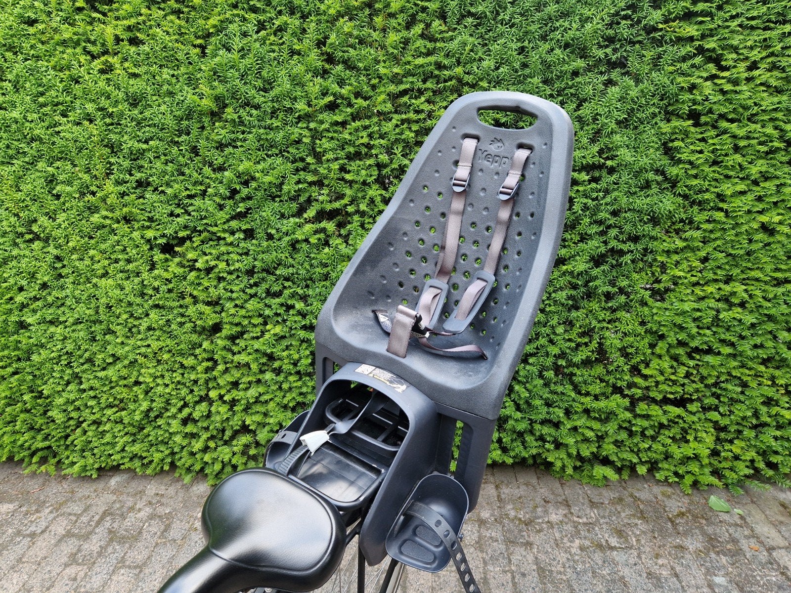 Zeer mooi GMG Thule Yepp Maxi Easyfit zwart achterzitje, Ophalen, Achterzitje, Voetsteuntjes, Yepp Junior Qibbel Urban Iki polisport One Go Thule Bobike