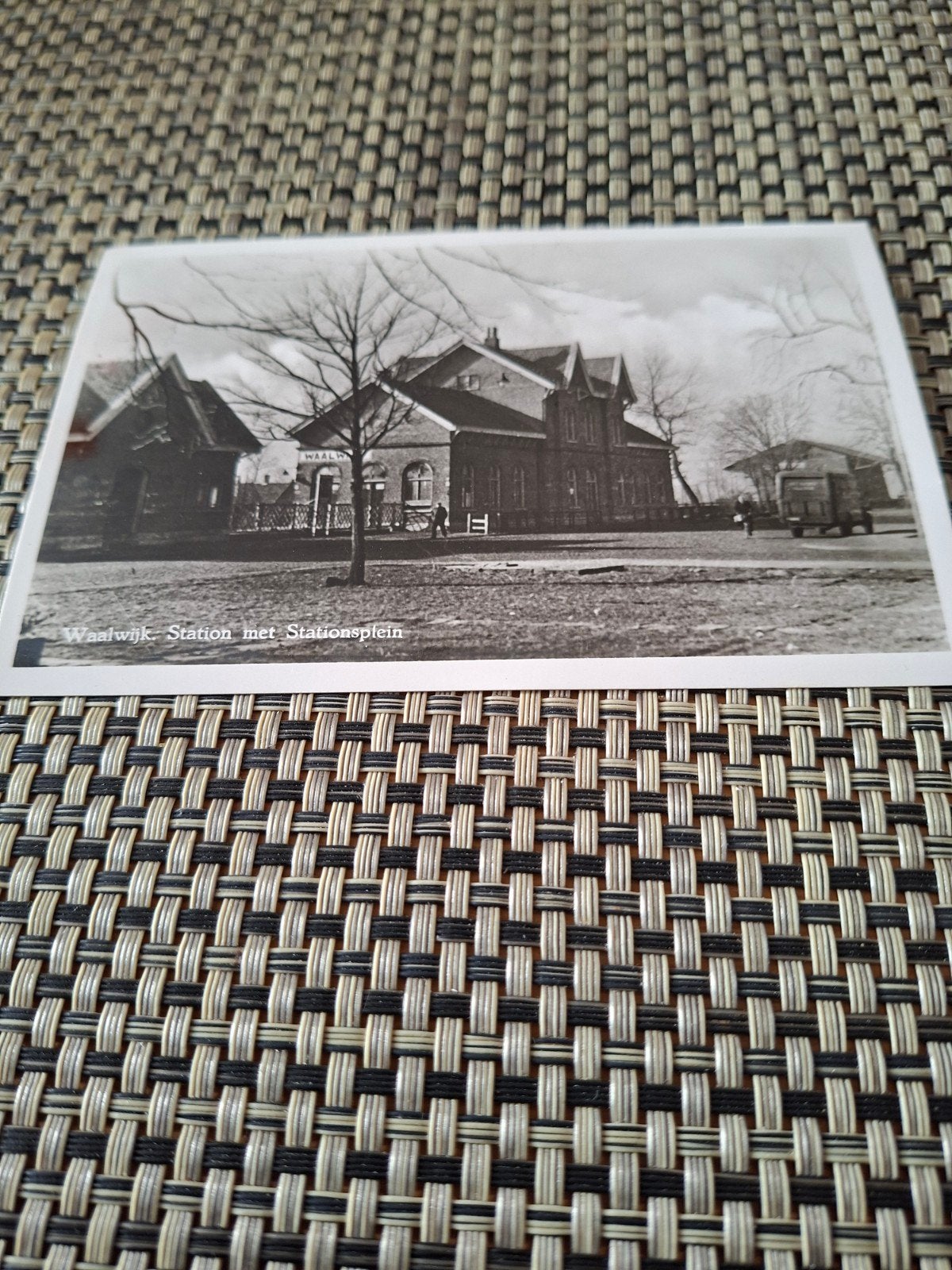 Oud Waalwijk: Station met Stationsplein, Verzamelen, Ophalen of Verzenden, 1960 tot 1980, Ongelopen, Noord-Brabant