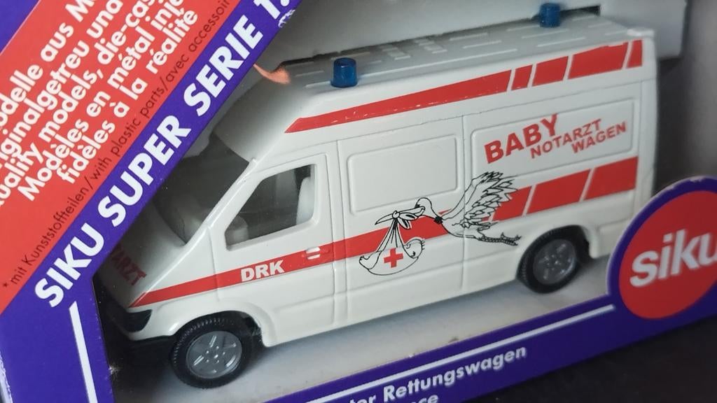 Mercedes Benz Sprinter Ambulance Baby Notarzt Siku 1932 Pol, Schlittenbacherstrasse 60 Lüdenscheid Germany, Auto, Verzenden, Nieuw