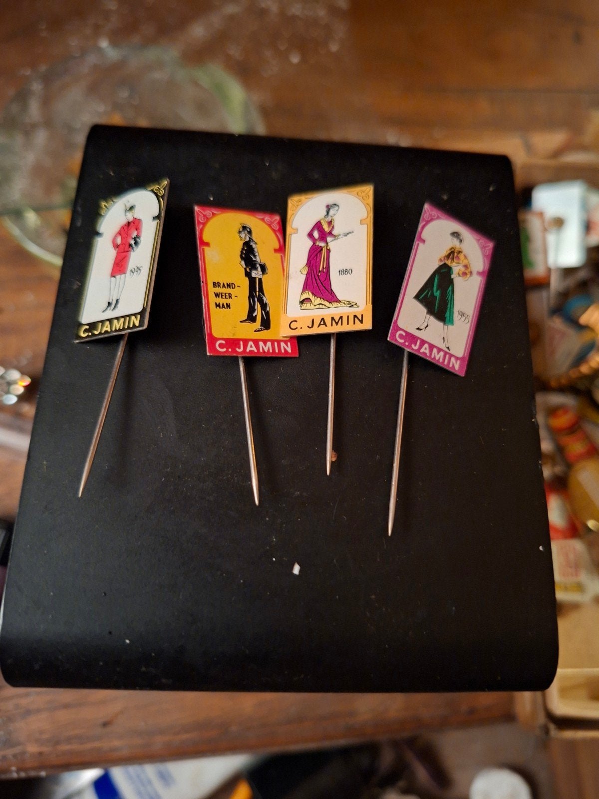 Set van 4 vintage C. Jamin speldjes, Ophalen