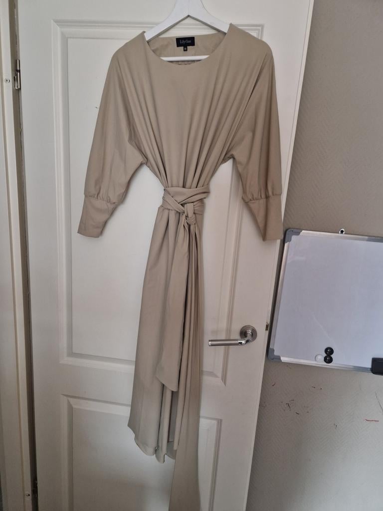 Lilytime Travelstof Jurk, Maat 38/40 (M), Beige, Ophalen of Verzenden, Zo goed als nieuw
