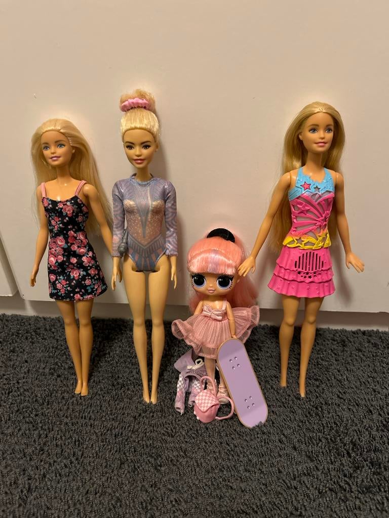 Barbie poppen set met accessoires, Ophalen of Verzenden, Gebruikt, Barbie