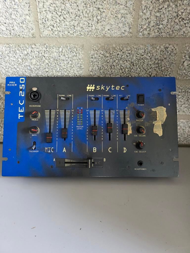 Skytec TEC 250 Pro Mixer - Gebruikt, Muziek en Instrumenten, Mengpanelen, Ophalen, Gebruikt, Minder dan 5 kanalen, Microfooningang