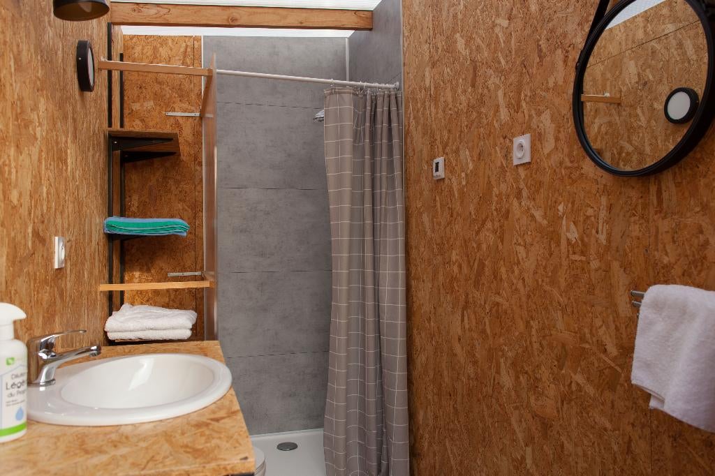 Foto 15 van Glampingtent 4p | privé sanitair + verwarmd zwembad + airco