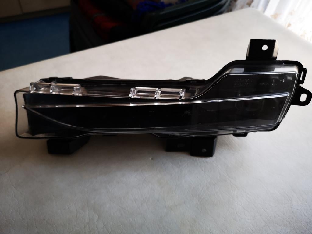 Foto 5 van Tesla model 3 mistlampen origineel