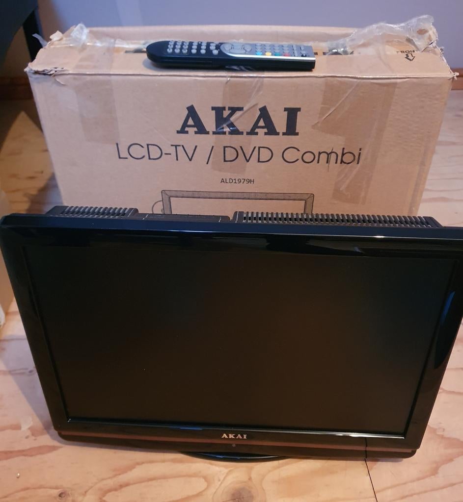 Akai LCD televisie met ingebouwde DVD speler, Ophalen of Verzenden, Zo goed als nieuw, Overige merken