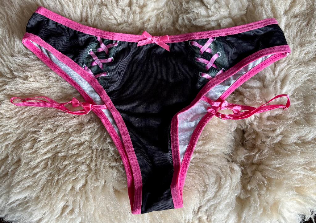 Spandex slipje met roze straps - L, Kleding | Dames, Ondergoed en Lingerie, Verzenden, Zwart, Slip