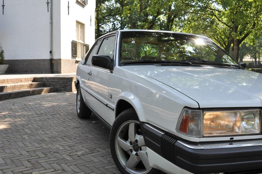 Volvo 780 2.3T Bertone coupe, foto 3