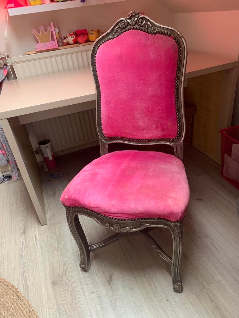 Roze prinsessen/bureaustoel, Ophalen