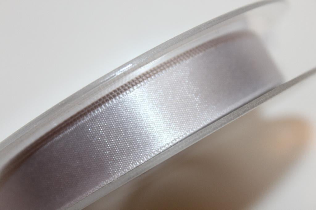 Satijn lint - Licht grijs col.016 - 15mm #2474, Ophalen of Verzenden, Nieuw, Lint, Band of Elastiek