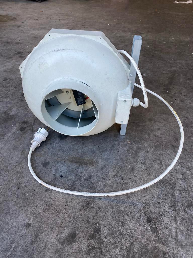 Buisventilator 160mm 230V, Doe-het-zelf en Verbouw, Ventilatie en Afzuiging, Ophalen, Gebruikt, Ventilator