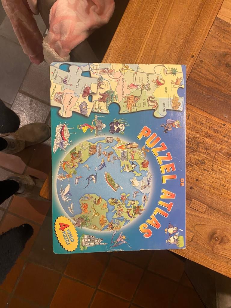 Puzzel atlas, Ophalen of Verzenden, 500 t/m 1500 stukjes, Zo goed als nieuw