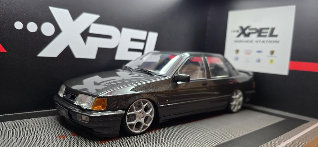 Ford Sierra Cosworth Verbouwd (30), Hobby en Vrije tijd, Modelauto's | 1:18, Ophalen of Verzenden, Nieuw, Auto, Overige merken